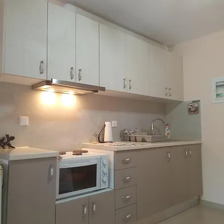 Diogenis Ground Lefkas Apolpaina