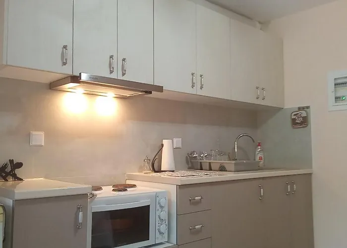 Diogenis Ground Lefkas Apolpaina