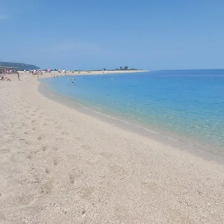 Diogenis Ground Lefkada At Vardas Apolpaina