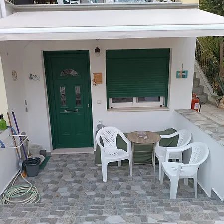 Diogenis Ground Lefkada At Vardas *